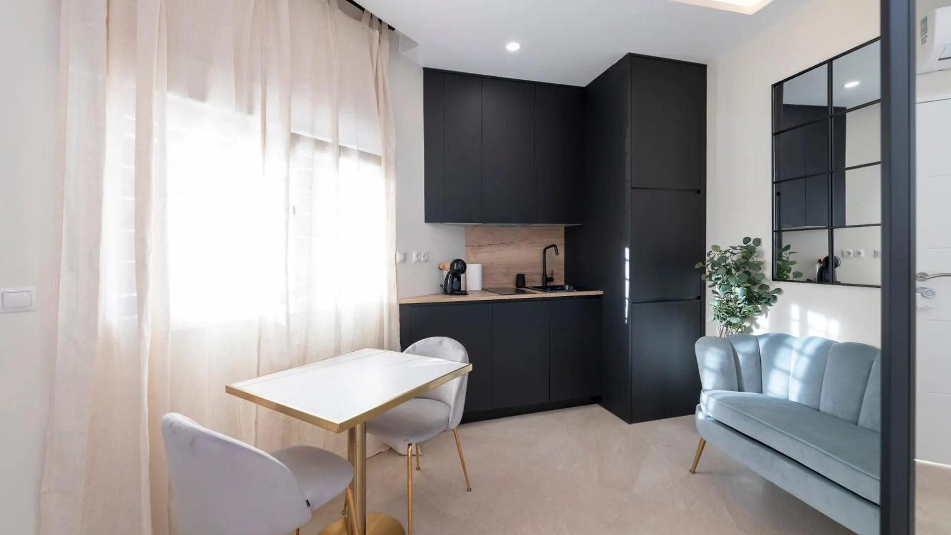 Malaga Boutique V.V Luxury Jacuzzy Appartement